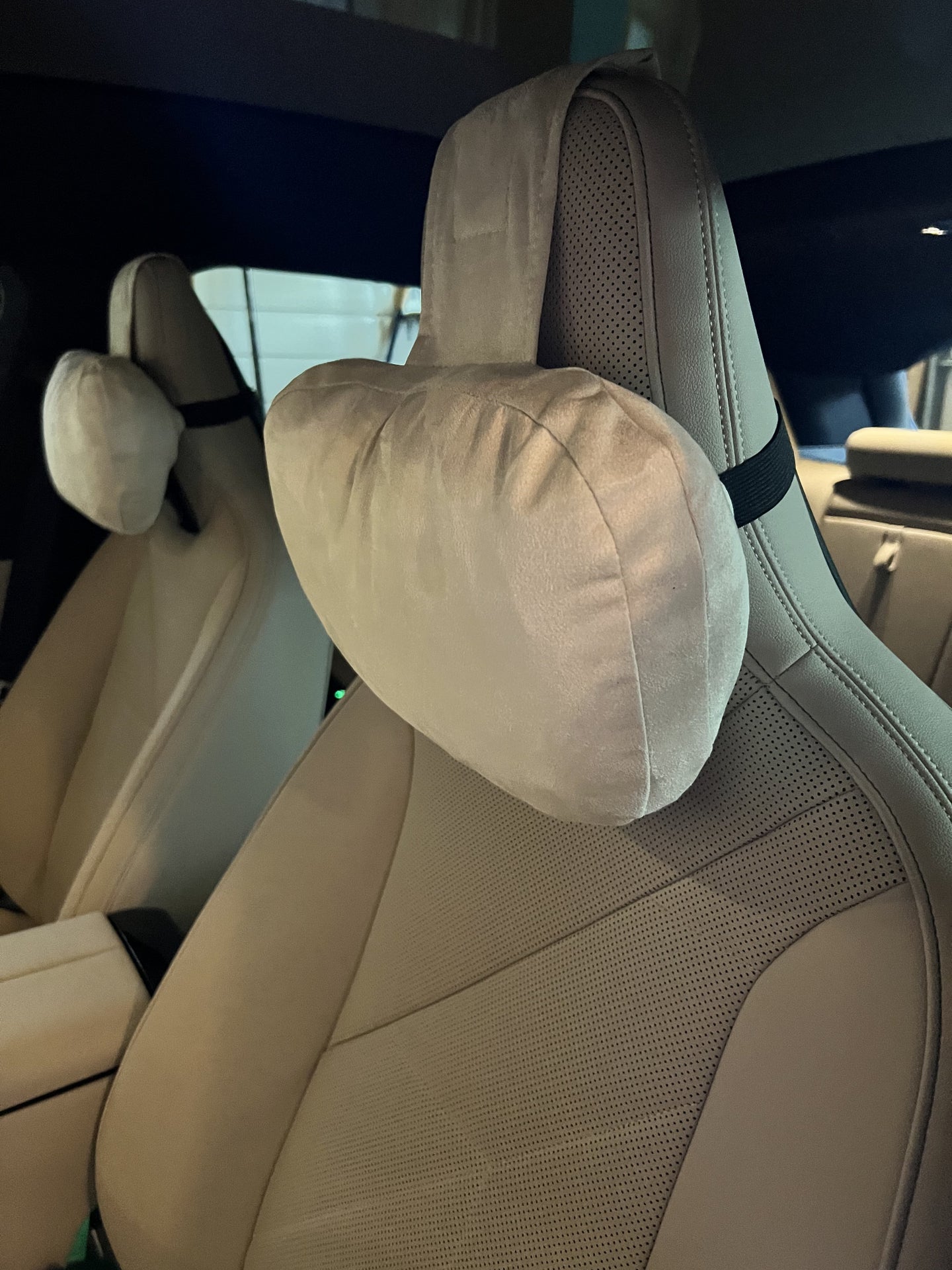 Louis Vuitton Car Neck Pillow 